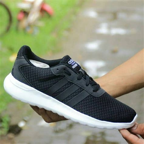 harga sepatu adidas cloudfoam original